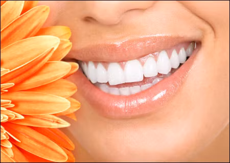 Răng trắng sứ nhờ than củi và chanh