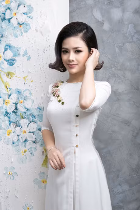 Duong Hoang Yen dieu da don xuan trong thiet ke ao dai moi - Anh 7