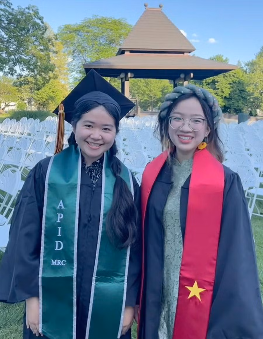 Lê Ngọc Bảo Ngân (bên phải). Ảnh: NVCC