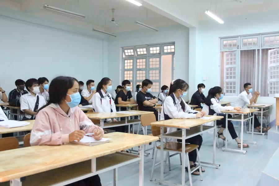 Sĩ tử tại Kon Tum bước vào Kỳ thi tốt nghiệp THPT 2021.