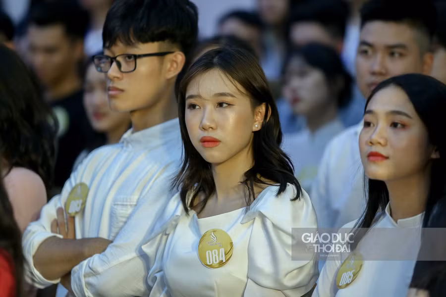 Hơn 200 thí sinh tranh tài trong vòng sơ loại " Tài Sắc Phương Đông" ảnh 7