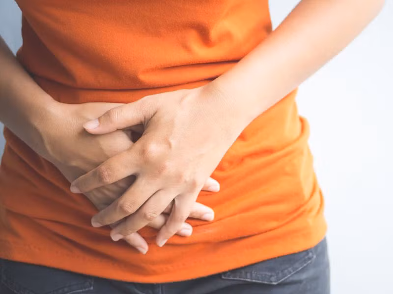 Đau dạ dày có thể có các cơn đau âm ỉ