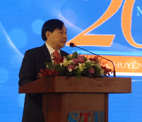 TS Trương Quang Mùi – Chủ tịch HĐQT, Trường ĐH Công Nghệ Sài Gòn phát biểu tại buổi lễ TS Trương Quang Mùi – Chủ tịch HĐQT, Trường ĐH Công Nghệ Sài Gòn phát biểu tại buổi lễ