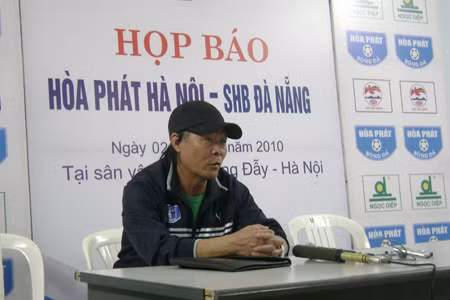 HLV Nguyễn Thành Vinh cho rằng HP Hà Nội thua không phải là do phong độ đi xuống DSC02636.jpg