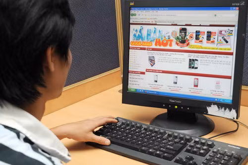 Bán hàng giả trên mạng bị phạt đến 100 triệu đồng