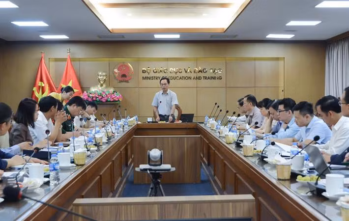 Thứ trưởng Hoàng Minh Sơn chủ trì cuộc họp.