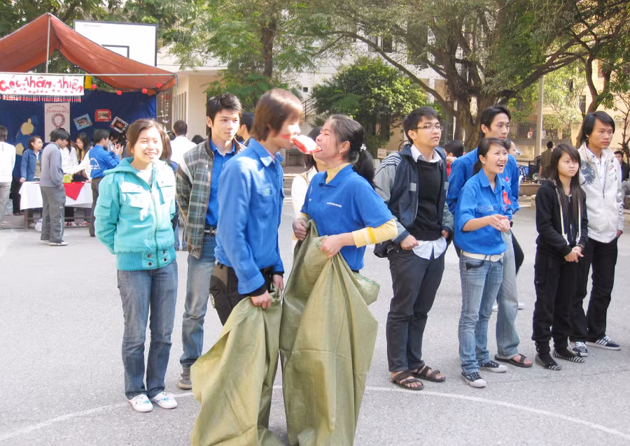 Làm gì để hạn chế vấn nạn "sống thử"?