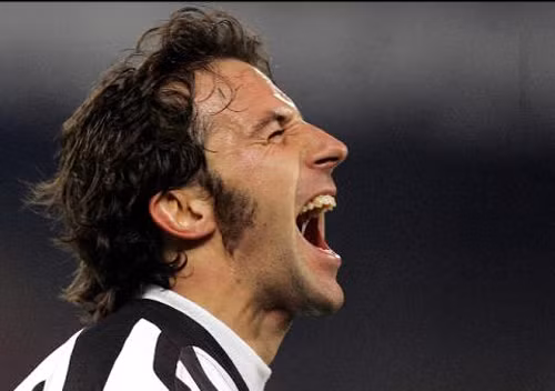 Del Piero tiếp tục gắn bó với "Bà đầm già"