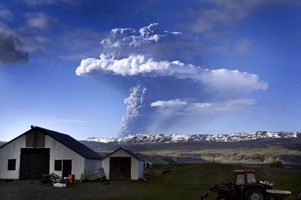 Núi lửa hay hoạt động nhất Iceland lại "cựa mình"
