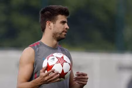 "Gerard Pique sẽ chẳng thể trở thành một ngôi sao nếu vẫn ở MU"
