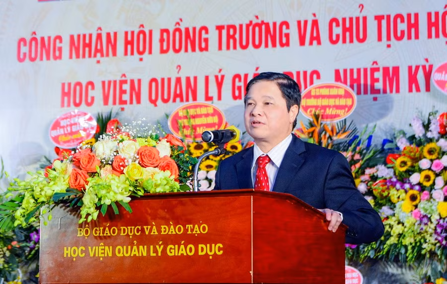 GS.TS Phạm Quang Trung phát biểu tại buổi lễ GS.TS Phạm Quang Trung phát biểu tại buổi lễ