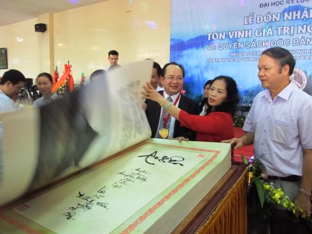 Sức hấp dẫn của tập thơ không chỉ là giá trị nhân văn và tôn vinh lòng yêu nước của Đức vua Trần Nhân Tông, mà còn ca ngợi vẻ đẹp độc đáo của Yên Tử qua những áng thơ tài hoa, đầy cảm xúc của Thi Vân Yên Tử