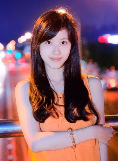 Cách đây không lâu, những hình ảnh mới nhất của Chương Chiết Thiên được đưa lên mạng xã hội và lại một lần nữa khiến người hâm mộ nức lòng. Với vẻ đẹp mộc mạc, trong sáng, thánh thiện, "cô bé trà sữa" đã trở thành một hình tượng đẹp trong lòng tất cả mọi người mà theo nhiều người thì có lẽ phải rất lâu nữa mới tìm được nữ sinh như vậy. Cách đây không lâu, những hình ảnh mới nhất của Chương Chiết Thiên được đưa lên mạng xã hội và lại một lần nữa khiến người hâm mộ nức lòng. Với vẻ đẹp mộc mạc, trong sáng, thánh thiện, "cô bé trà sữa" đã trở thành một hình tượng đẹp trong lòng tất cả mọi người mà theo nhiều người thì có lẽ phải rất lâu nữa mới tìm được nữ sinh như vậy.