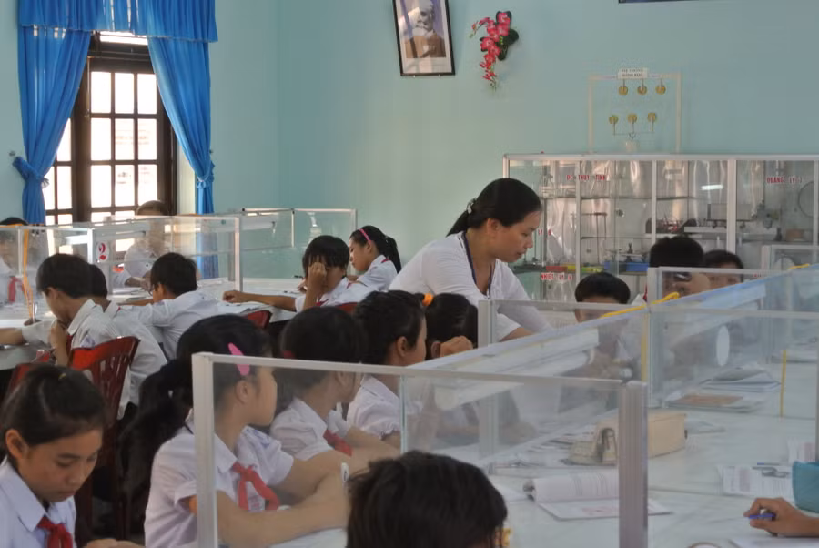 Cán bộ phụ trách phòng bộ môn: Chuyên trách hay kiêm nhiệm?