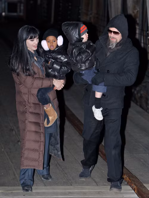 Zahara và Shiloh Jolie-Pitt theo bố mẹ tới trường quay ảnh 1