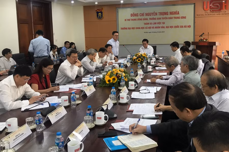 Chủ tịch Hội Nhà báo Việt Nam Lê Quốc Minh chia sẻ yêu cầu đào tạo nhà báo đối với thực tế tòa soạn.