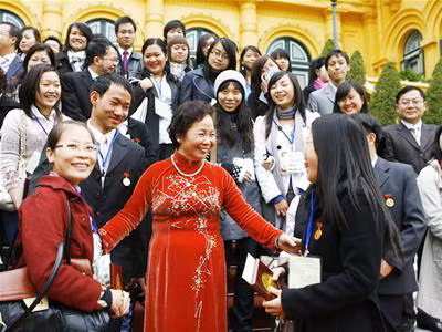 Du học – trở về – cống hiến?