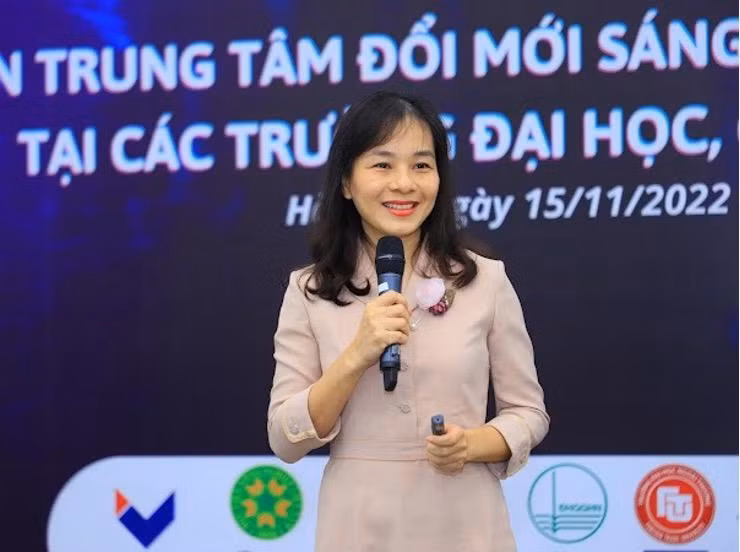 PGS.TS.Lê Thu Hà, Chủ tịch mạng lưới phát biểu.
