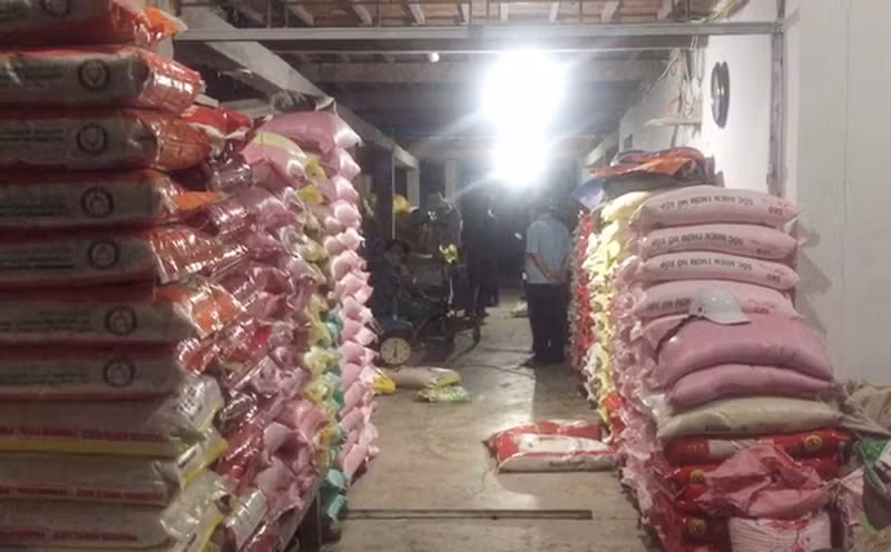 Gần 10 tấn đường nghi nhập lậu bị cơ quan chức năng phát hiện. Ảnh: Công an An Giang.