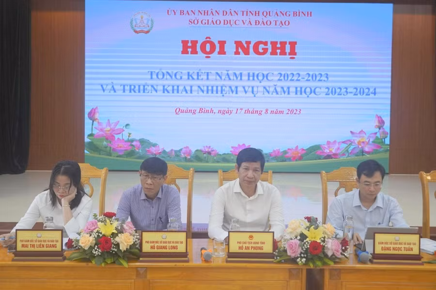 Năm học 2022-2023, chất lượng giáo dục Quảng Bình tiếp tục nâng lên. Năm học 2022-2023, chất lượng giáo dục Quảng Bình tiếp tục nâng lên.