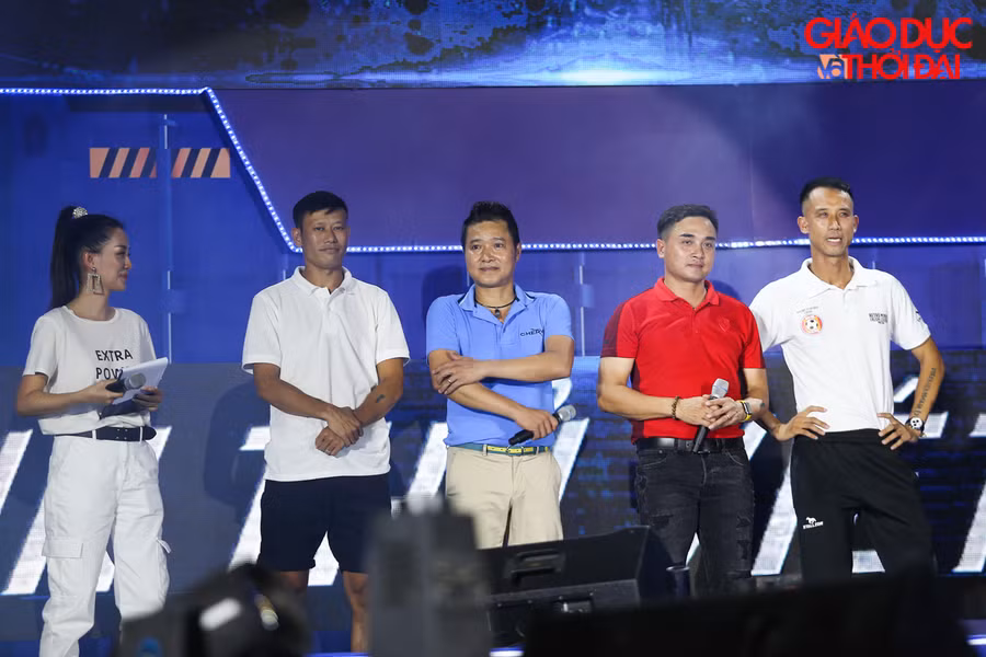 Trong sự kiện giao lưu cùng ngày, nhóm các danh thủ Việt Nam gồm Hồng Sơn, Bảo Khanh, Vũ Như Thành, Nguyễn Đức Thắng đã có trận đấu giao lưu rất thú vị với đội vô địch Tiger Street Football miền Bắc