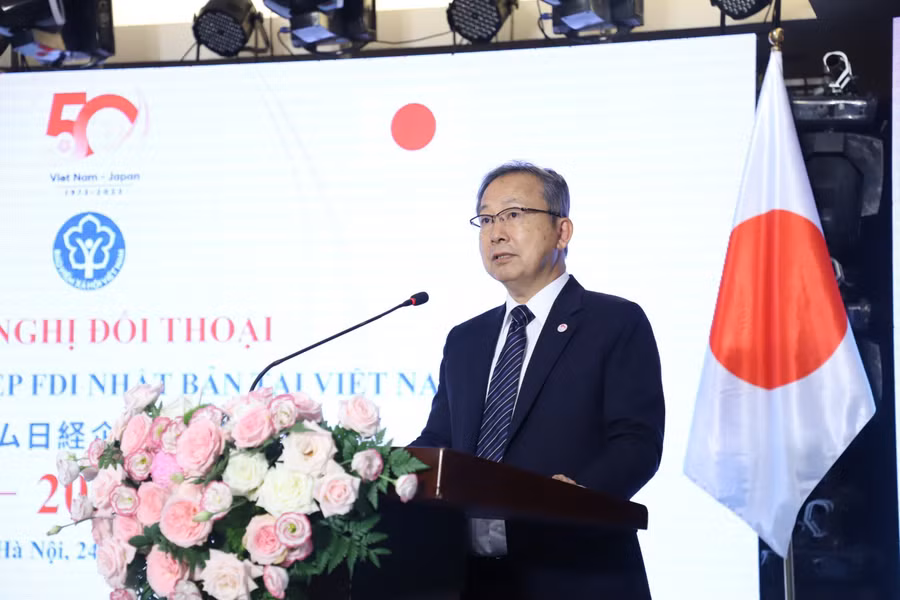 Ông Yamada Takio - Đại sứ đặc mệnh toàn quyền Nhật Bản tại Việt Nam. Ông Yamada Takio - Đại sứ đặc mệnh toàn quyền Nhật Bản tại Việt Nam.