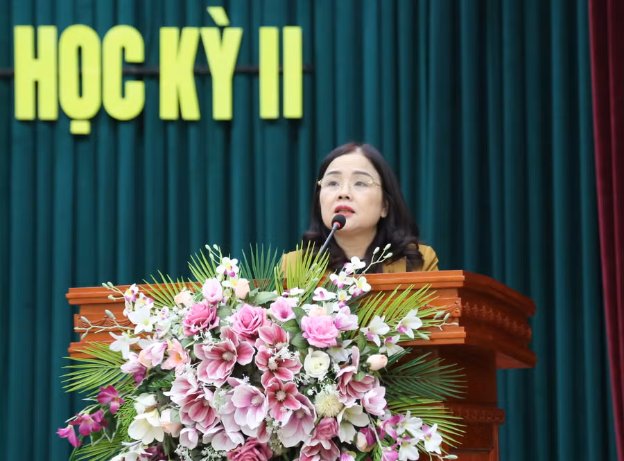 TS Lê Thị Hương - Giám đốc Sở GD&ĐT tỉnh Quảng Trị yêu cầu các đơn vị, trường học bám sát các nhiệm vụ để thực hiện hiệu quả. (Ảnh Đ. Đức). TS Lê Thị Hương - Giám đốc Sở GD&ĐT tỉnh Quảng Trị yêu cầu các đơn vị, trường học bám sát các nhiệm vụ để thực hiện hiệu quả. (Ảnh Đ. Đức).