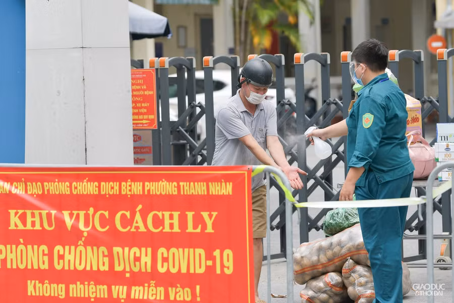 Cách ly Bệnh viện phổi Hà Nội, hạn chế phương tiện trên tuyến đường Thanh Nhàn ảnh 3