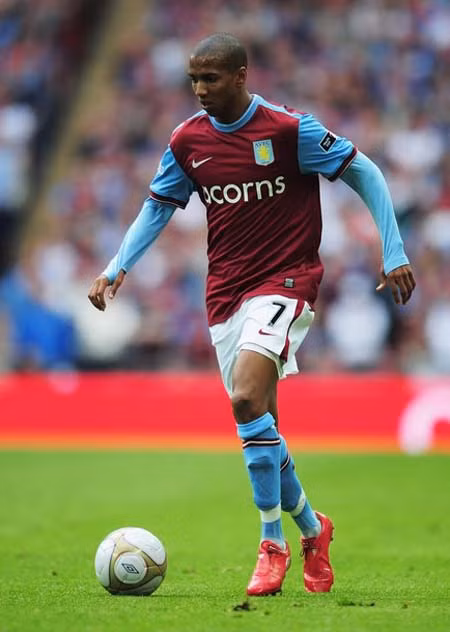 Ashley Young được đánh giá là một trong những tài năng tại Premier League 8.jpg