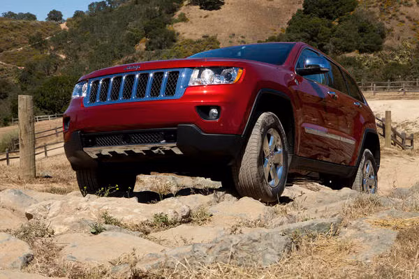 Jeep Grand Cherokee 2011 - Đấu tranh để sinh tồn ảnh 3