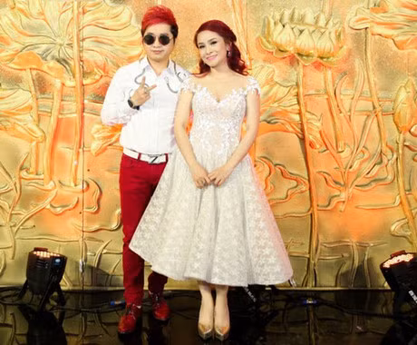 Le Phuong tay trong tay nguoi yeu, tu choi tra loi tin don mang thai - Anh 9