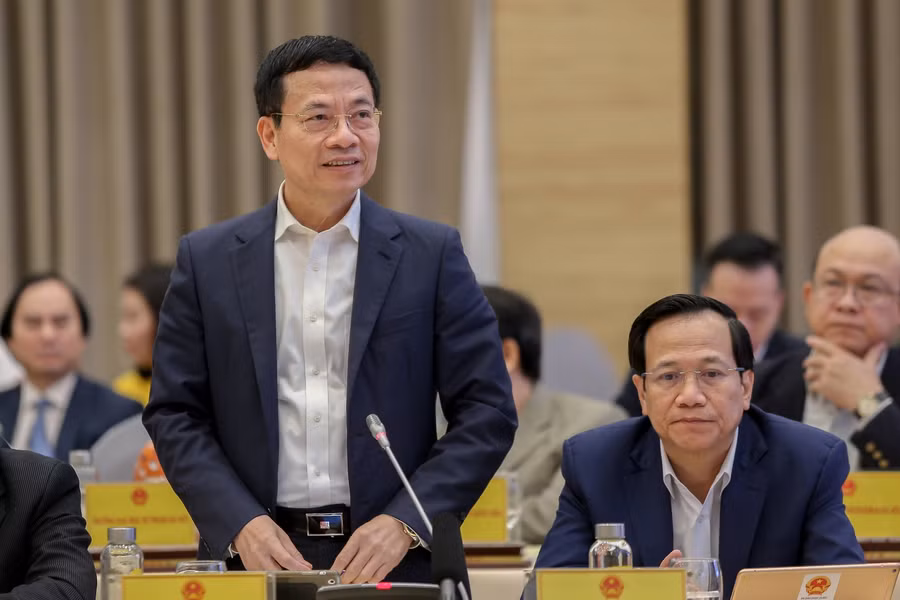 Bộ trưởng Bộ Thông tin và Truyền thông Nguyễn Mạnh Hùng phát biểu tại hội nghị