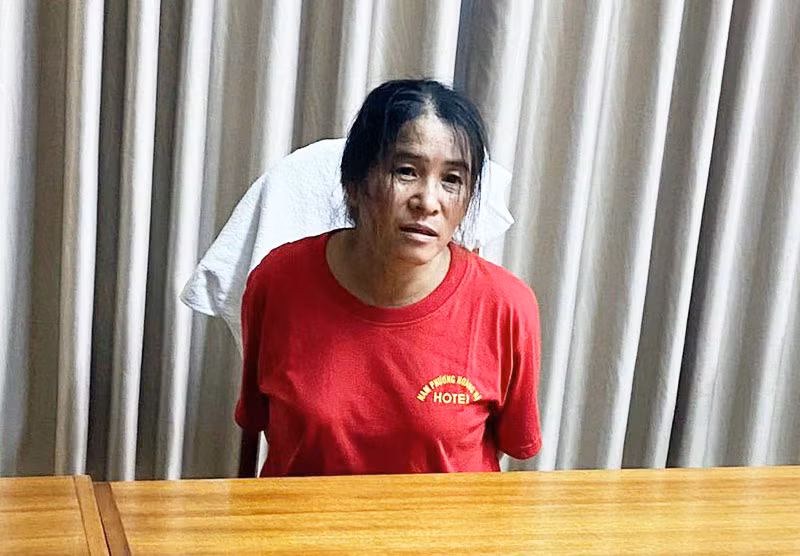 Lê Thị Chanh khai đã chuẩn bị sẵn dao với ý định sẽ giết lễ tân khánh sạn nơi đối tượng đang lẩn trốn nhằm cướp tài sản