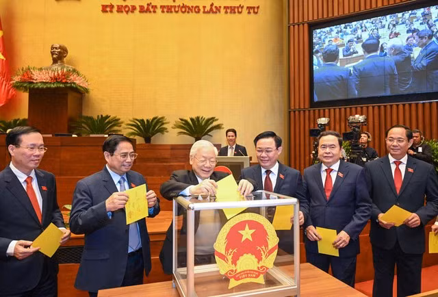 Lãnh đạo Đảng, Nhà nước bỏ phiếu kín bầu Chủ tịch nước sáng 2/3. Ảnh: TTXVN. Lãnh đạo Đảng, Nhà nước bỏ phiếu kín bầu Chủ tịch nước sáng 2/3. Ảnh: TTXVN.