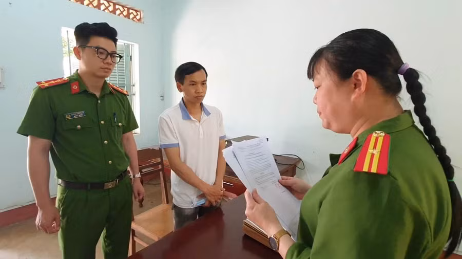 Cơ quan Công an công bố lệnh bắt tạm giam đối tượng Lê Đức Thọ Trường (ảnh: SĐ).