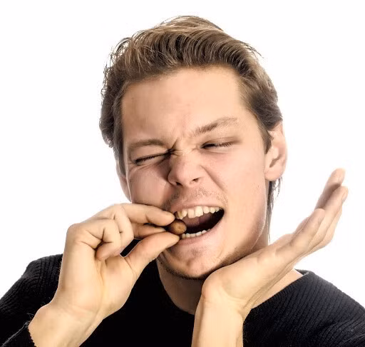 đau răng kiêng ăn gì