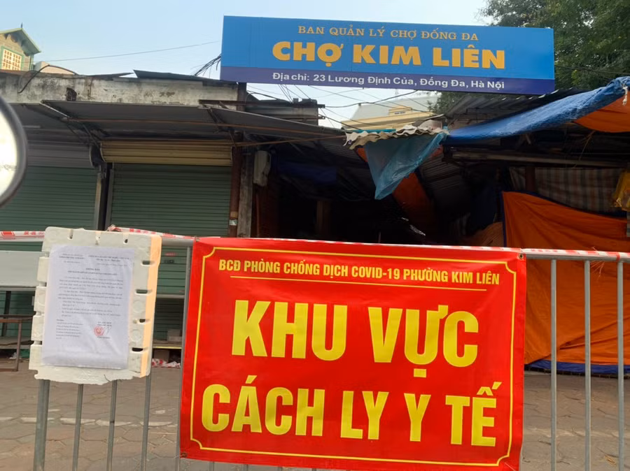 Đống Đa là quận đầu tiên của Hà Nội chuyển cấp độ dịch.