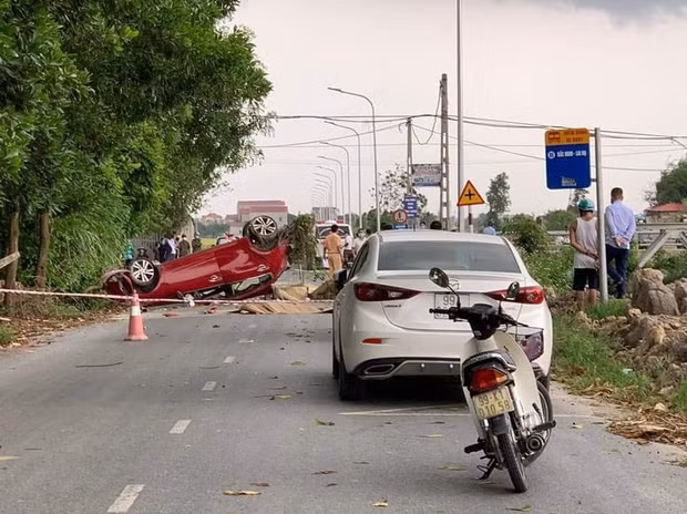 Hiện trường vụ tai nạn giao thông khiến 3 người tử vong.
