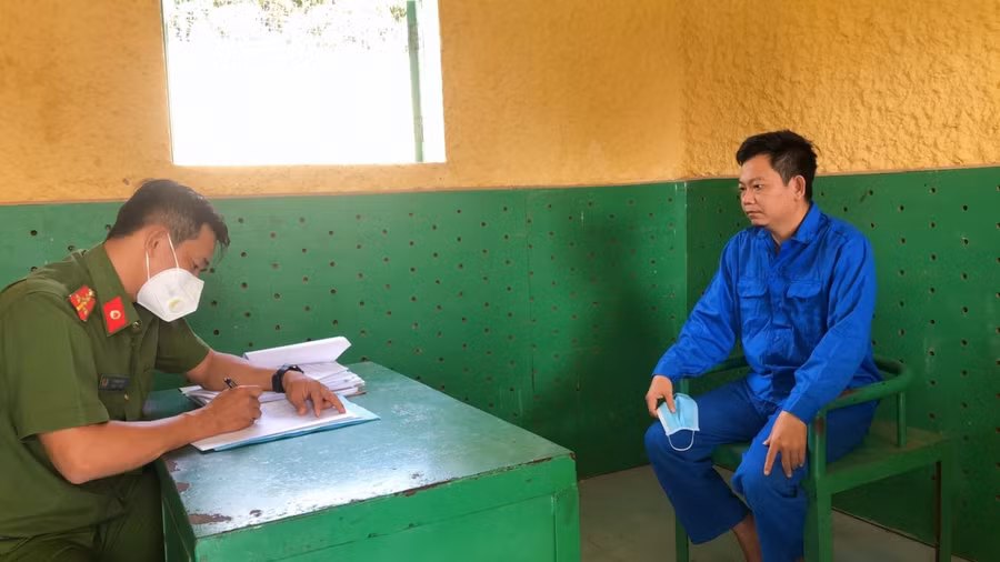 Nguyễn Thiện Nhân làm việc với cơ quan chức năng.