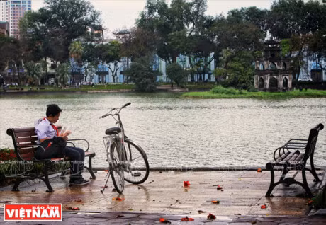 Ha Noi dep diu dang va tho mong trong khoanh khac giao mua - Anh 4