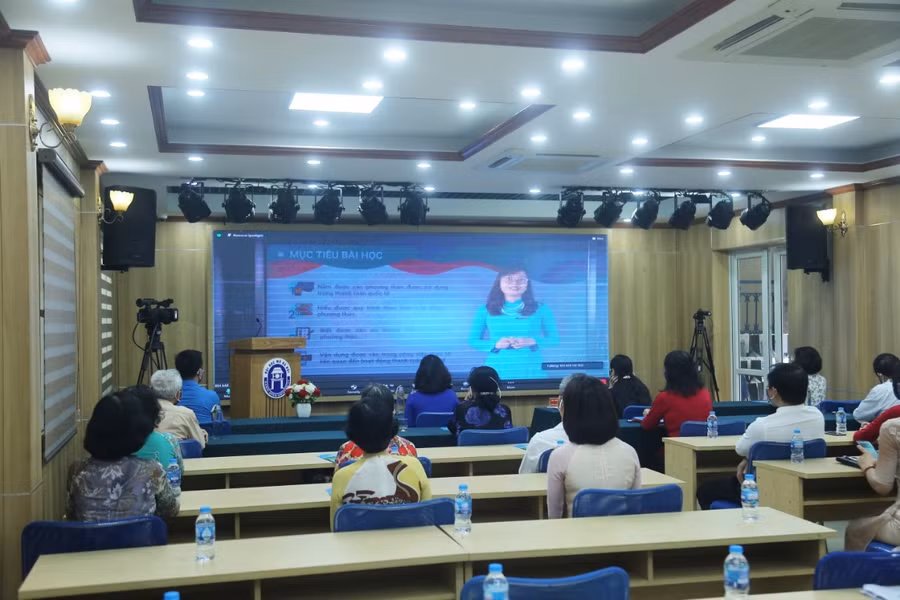 Toàn cảnh buổi gặp mặt.