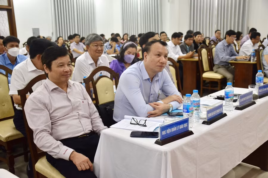 Các dại biểu tham dự hội nghị.