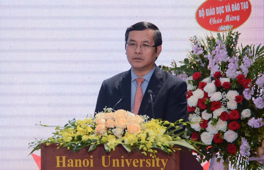 Thứ trưởng Nguyễn Văn Phúc phát biểu tại Lễ tổng kết và trao giải thưởng KH&amp;CN dành cho sinh viên.