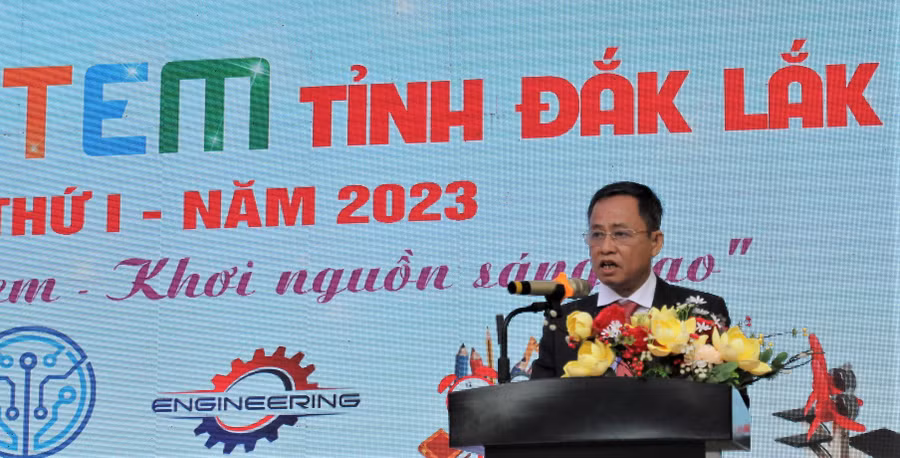 TS. Đỗ Tường Hiệp, Phó Giám đốc Sở GD&amp;ĐT, Trưởng ban tổ chức phát biểu khai mạc Ngày hội STEM lần thứ I.