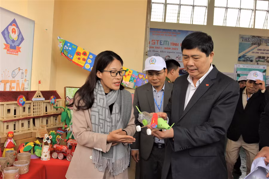 Một mô hình dạy học rất thiết thực đến từ phòng GD&amp;ĐT huyện Lắk được giới thiệu tại Ngày hội.