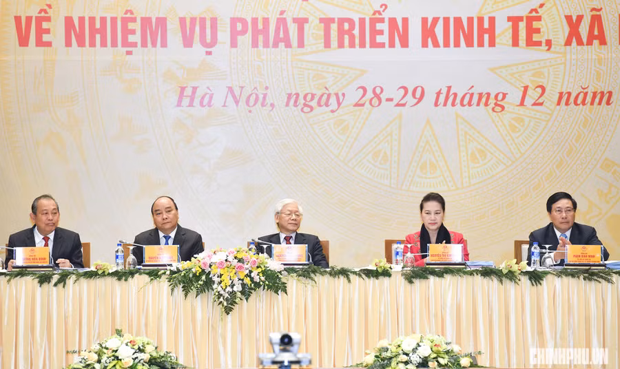 Tổng bí thư, Chủ tịch nước Nguyễn Phú Trọng, Chủ tịch Quốc hội Nguyễn Thị Kim Ngân và nhiều đồng chí lãnh đạo Đảng, Nhà nước tới dự Hội nghị