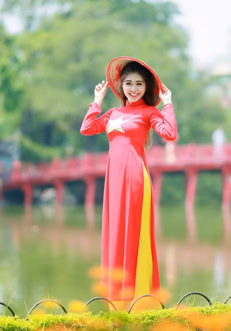 Nhan sac 