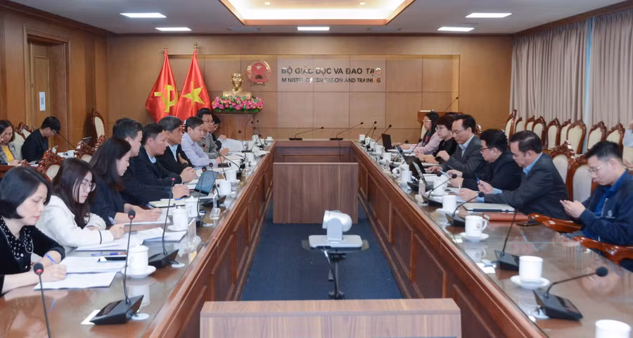 Toàn cảnh buổi làm việc.