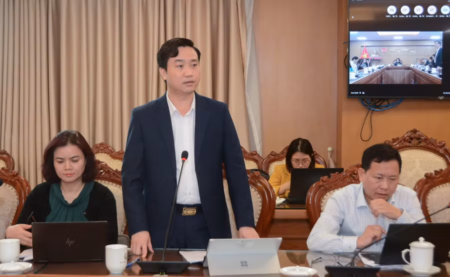 Ông Đỗ Đức Quế - Phó Vụ trưởng Vụ Giáo dục Trung học (Bộ GD&ĐT) trao đổi tại hội nghị. Ông Đỗ Đức Quế - Phó Vụ trưởng Vụ Giáo dục Trung học (Bộ GD&ĐT) trao đổi tại hội nghị.