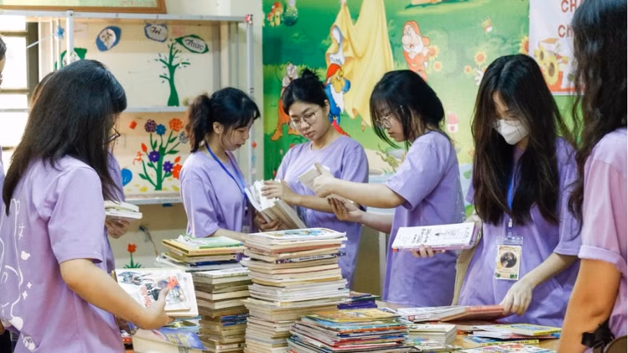 Dự án được xây dựng nên với các hoạt động chính: Triển lãm về sách kết hợp Gây quỹ quyên góp và Giảng dạy các kỹ năng sống cho các em học sinh.